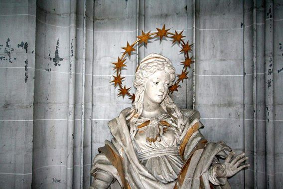 Monastère de Salem, Statue dans la cathédrale
