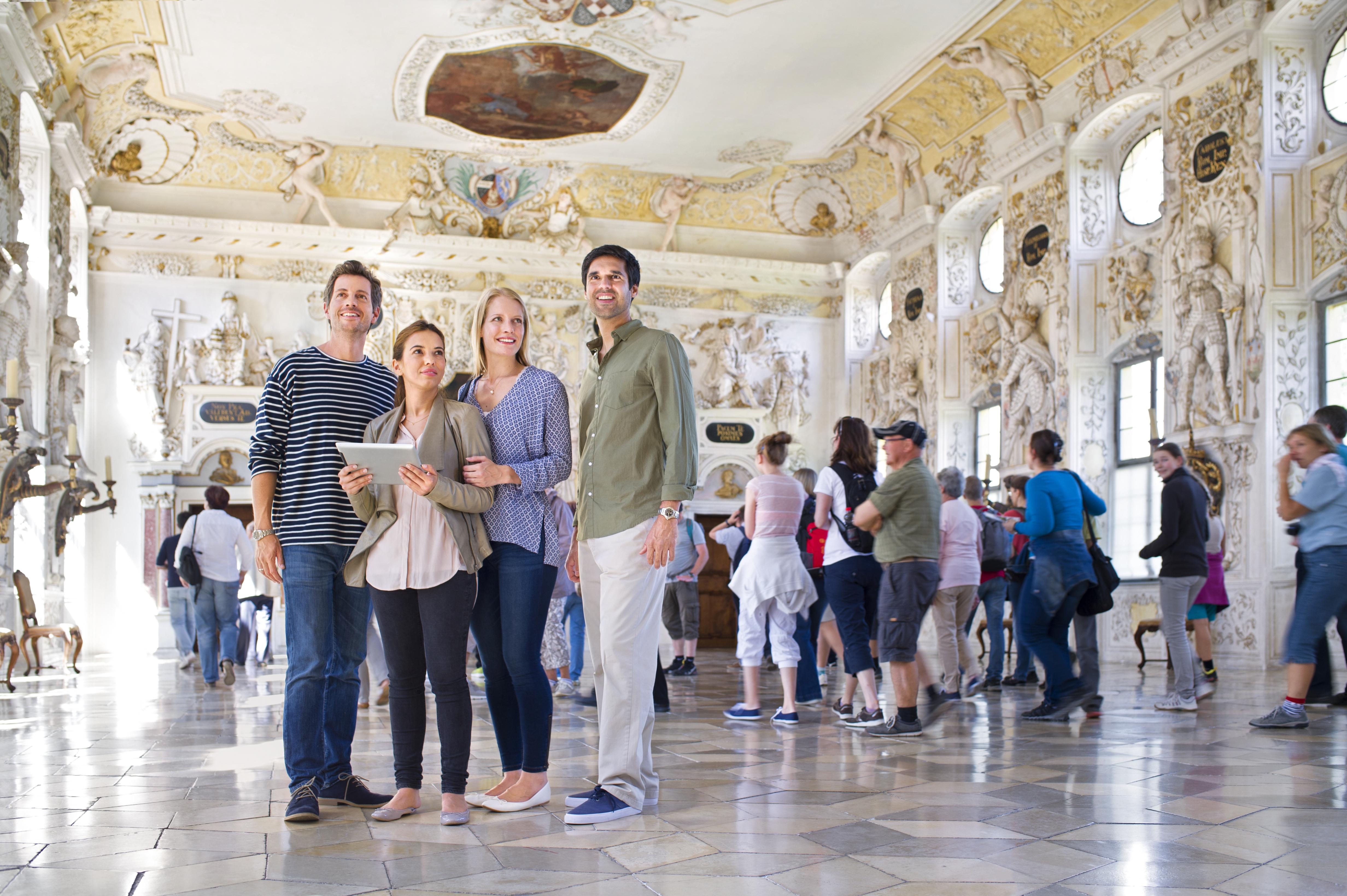 Besucher im Kloster Salem