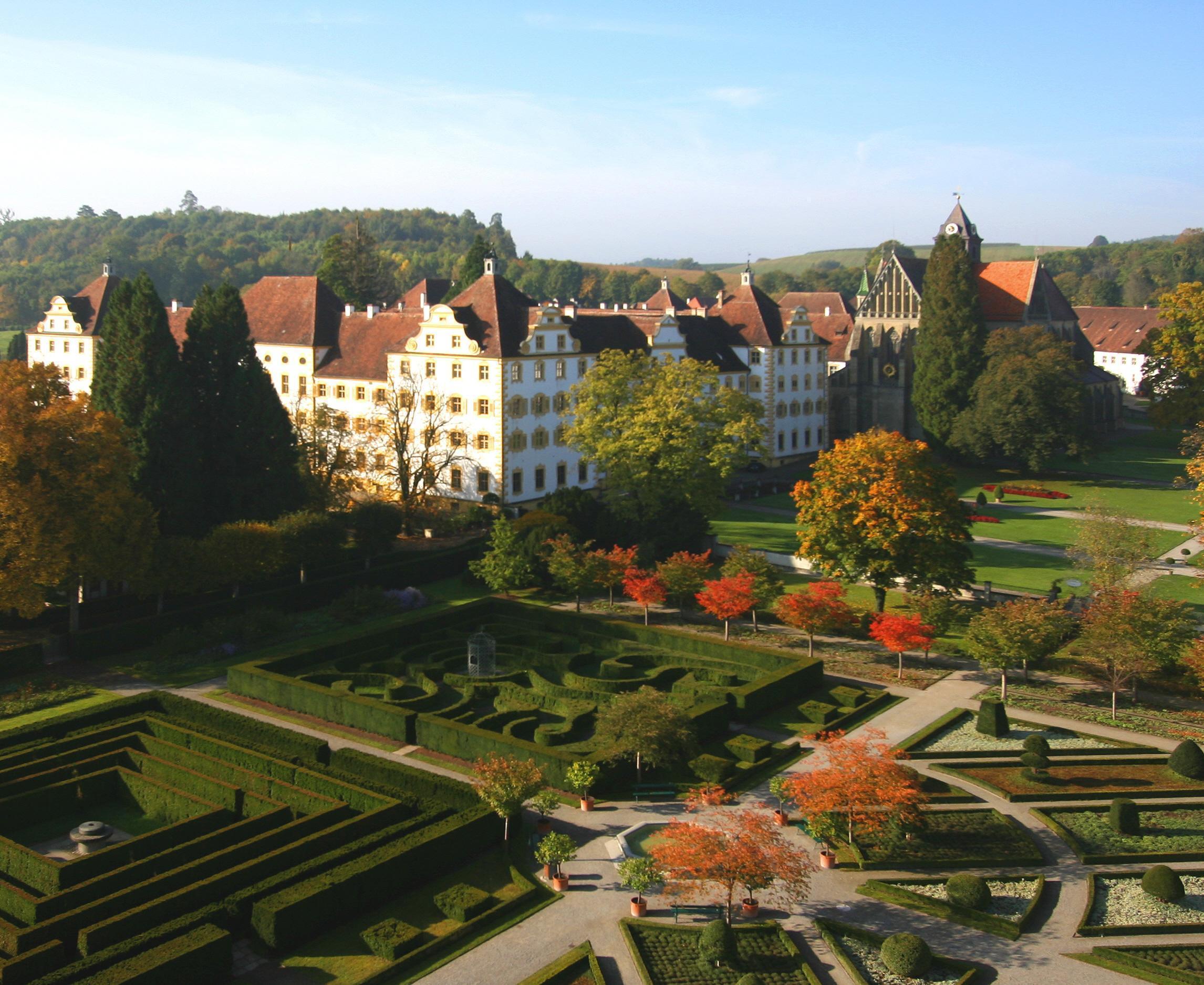 Monastère et Château de Salem, vue d'ensemble