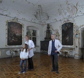 Besucher im Abtsalon von Kloster und Schloss Salem